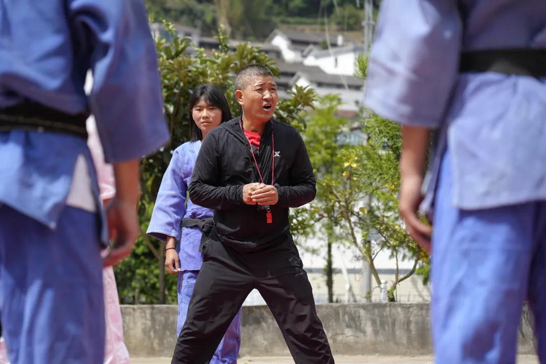 柔道冠军_柔道冠军是什么意思_世界柔道冠军道服