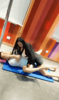 健身房私教真烦_健身房忽悠私教_健身房私教聊天曝光