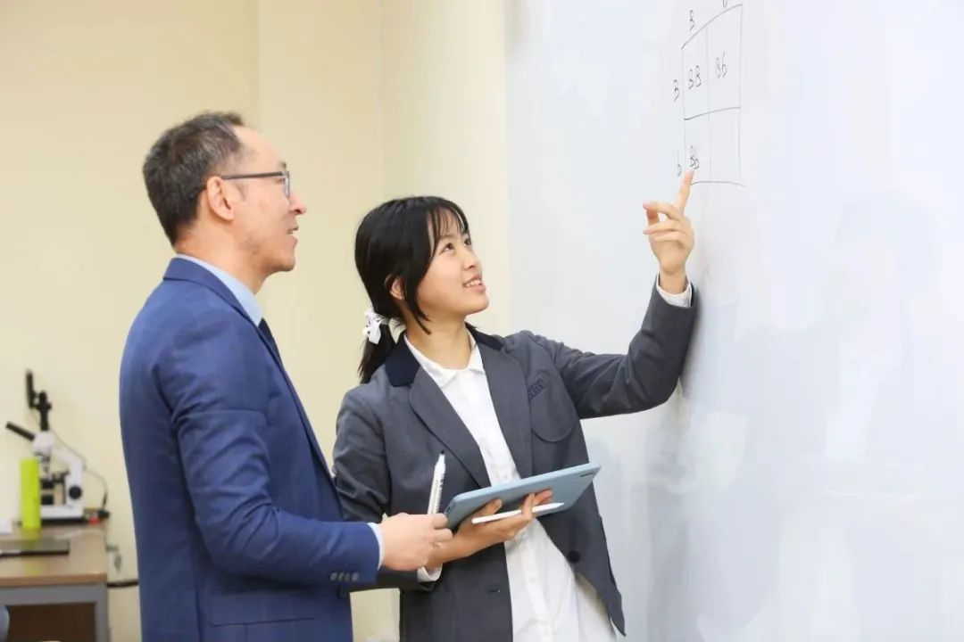 奥运击剑冠军将仲满比赛视频_海淀区名校杯击剑冠军赛_匈牙利击剑冠军图片