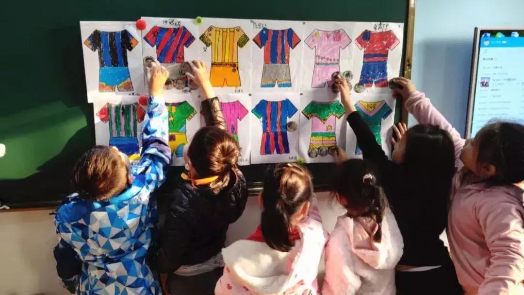 足球幼儿园玩法_足球的规则幼儿园教案_足球教案幼儿园