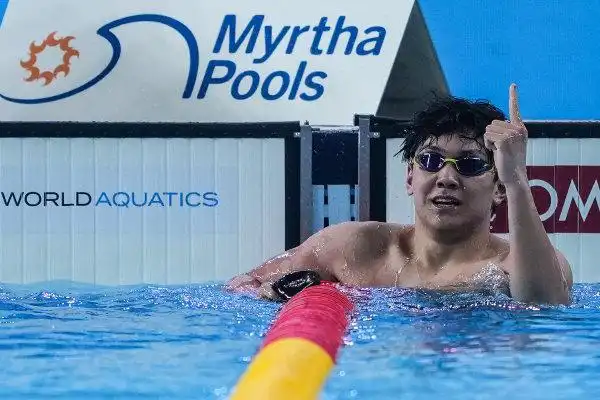 浙江游泳选手_浙江9岁男子游泳冠军是谁_浙江男子游泳队队员