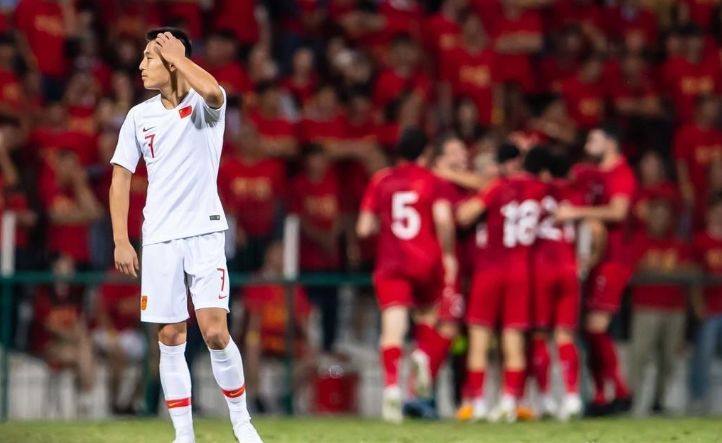国足足球世界排名_天下足球国足历史成绩排名_国足历史世界排名