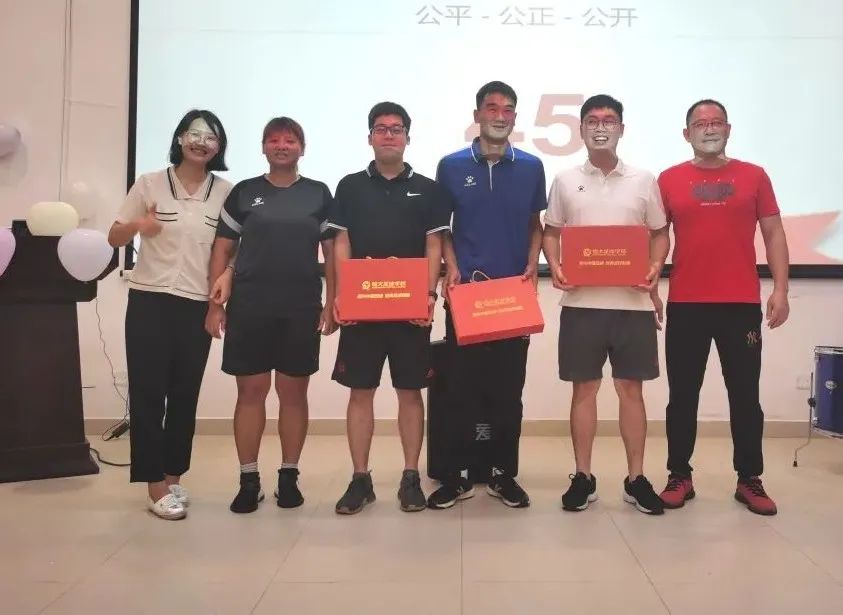 东京足球杯冠军世界是哪个国家_东京世界杯足球冠军是谁_东京足球杯冠军世界是哪一届