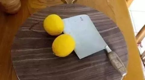 鸡蛋白醋怎么用_生活小窍门鸡蛋清加白醋_鸡蛋白沾醋