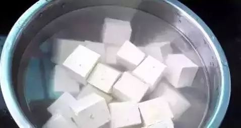 生活小窍门鸡蛋清加白醋_鸡蛋白沾醋_鸡蛋白醋怎么用