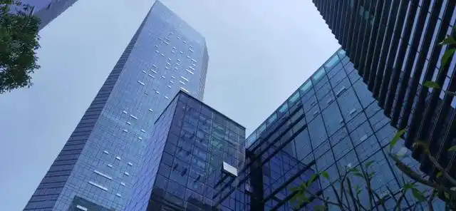 青岛足球男生比赛冠军是谁_青岛足球男生冠军比赛是哪一年_青岛足球男生冠军比赛是哪个队