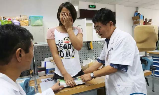 好好游泳拿个世界冠军_游泳冠军谁_游泳运动冠军